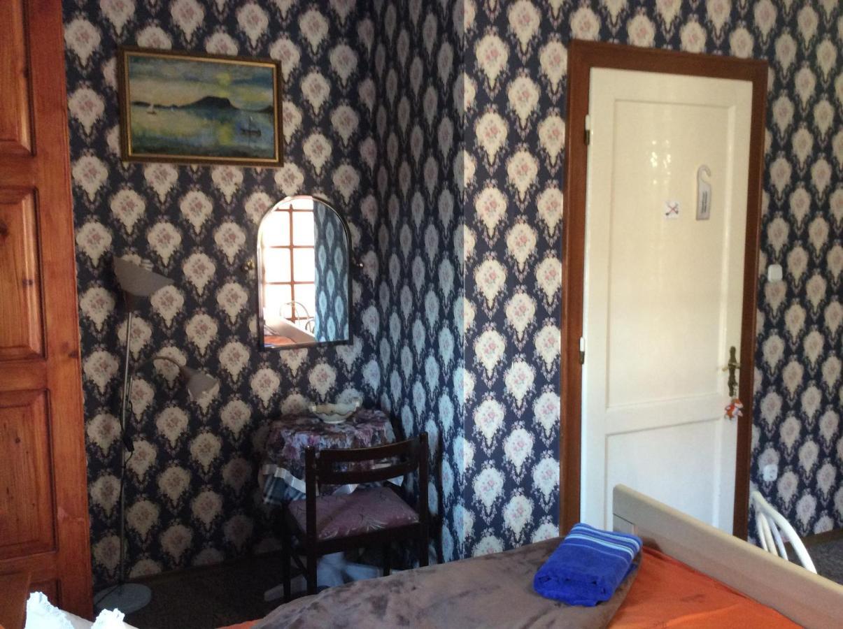 Hotel Ilona Kis Kastély Panzió Keszthely Esterno foto