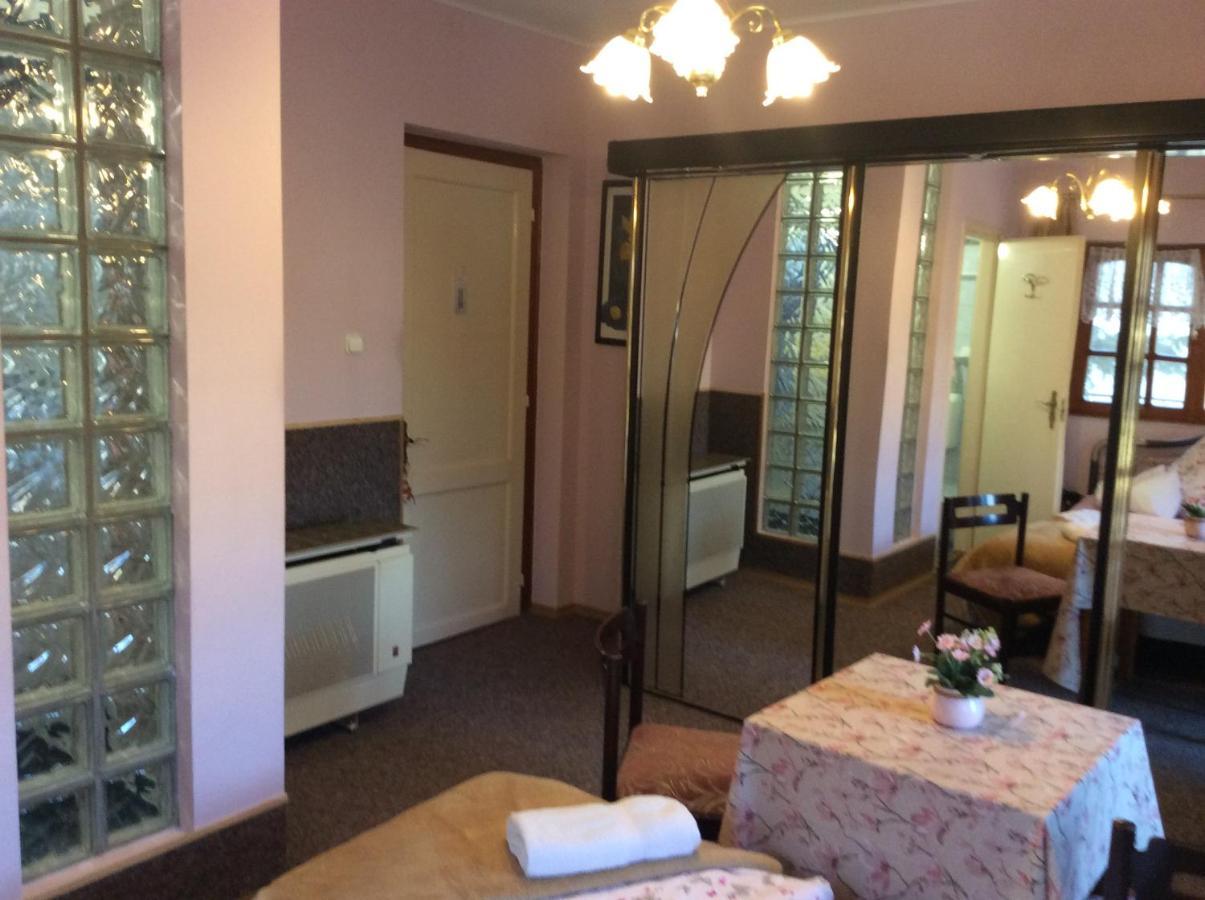 Hotel Ilona Kis Kastély Panzió Keszthely Esterno foto