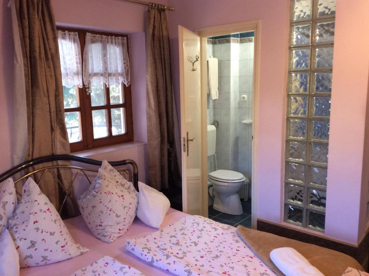 Hotel Ilona Kis Kastély Panzió Keszthely Esterno foto