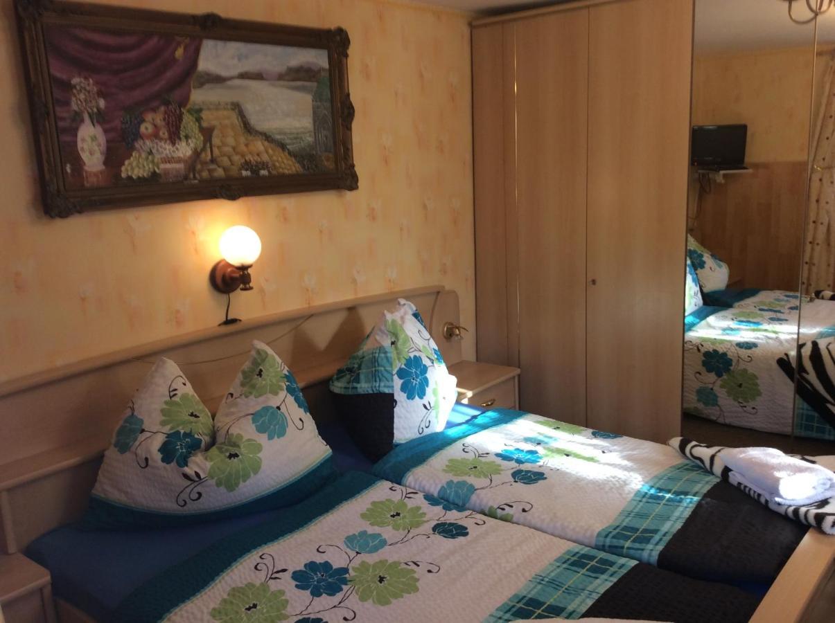 Hotel Ilona Kis Kastély Panzió Keszthely Esterno foto