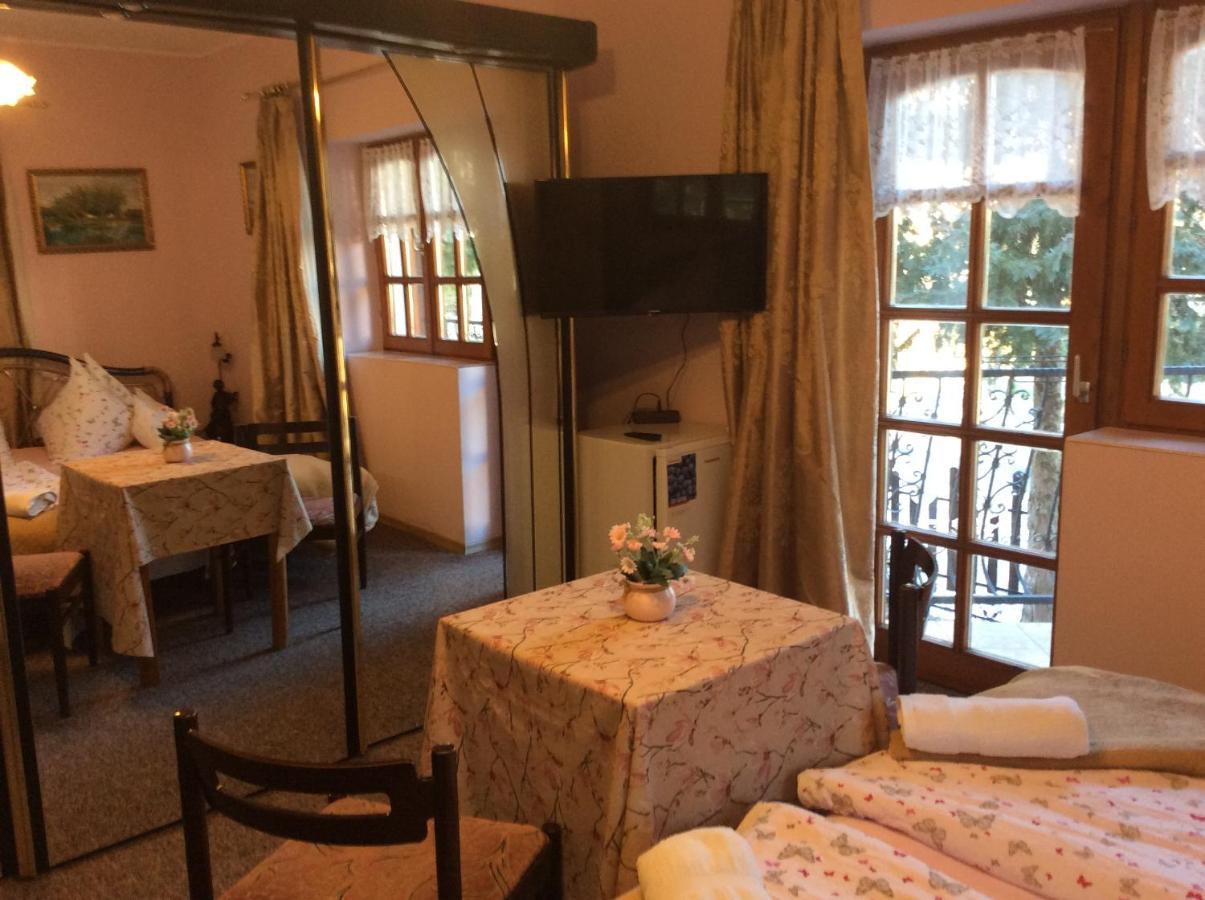 Hotel Ilona Kis Kastély Panzió Keszthely Esterno foto