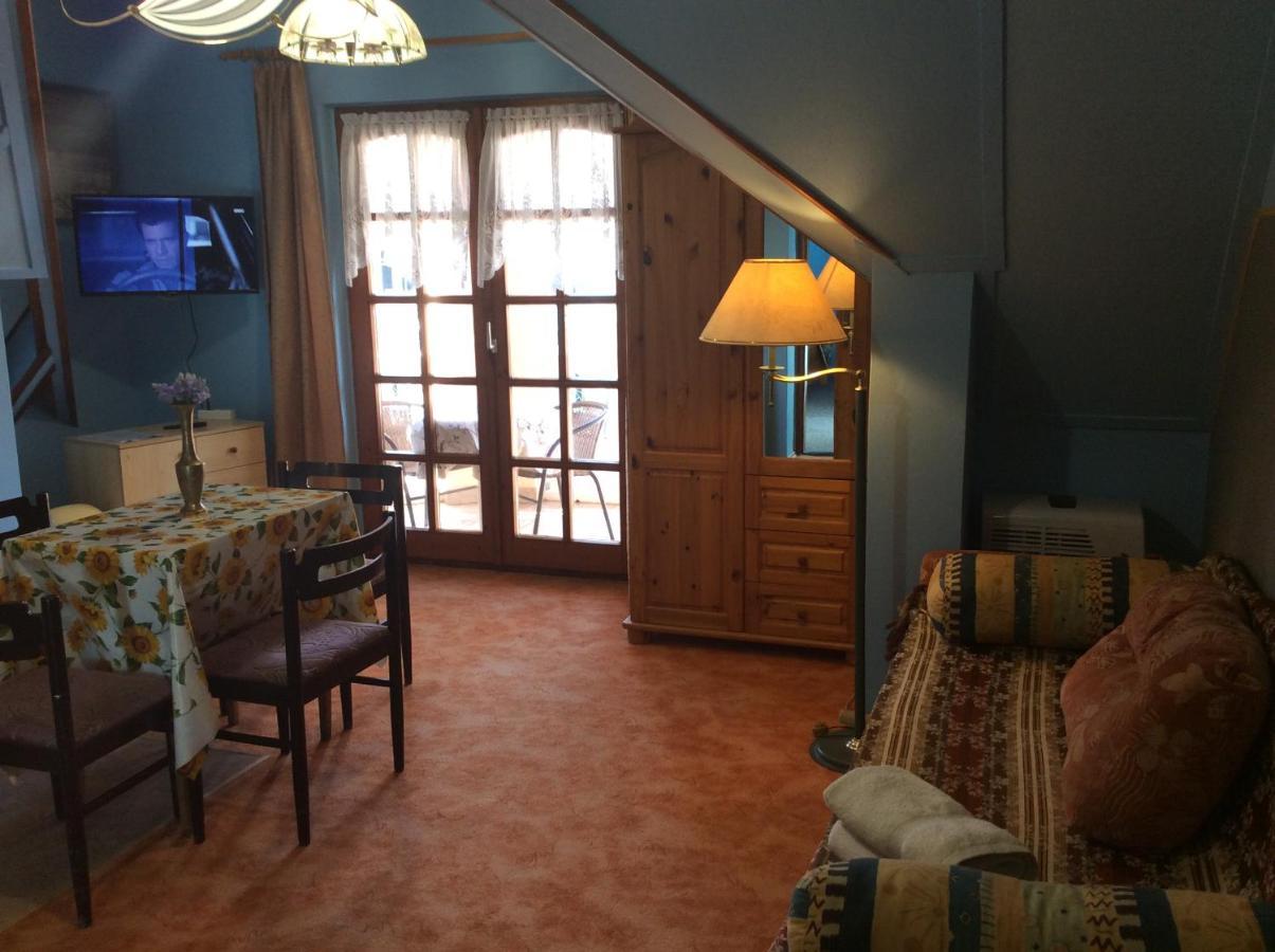 Hotel Ilona Kis Kastély Panzió Keszthely Esterno foto