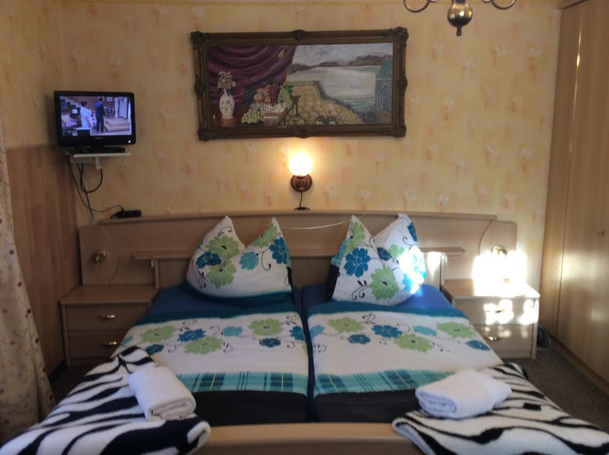 Hotel Ilona Kis Kastély Panzió Keszthely Esterno foto