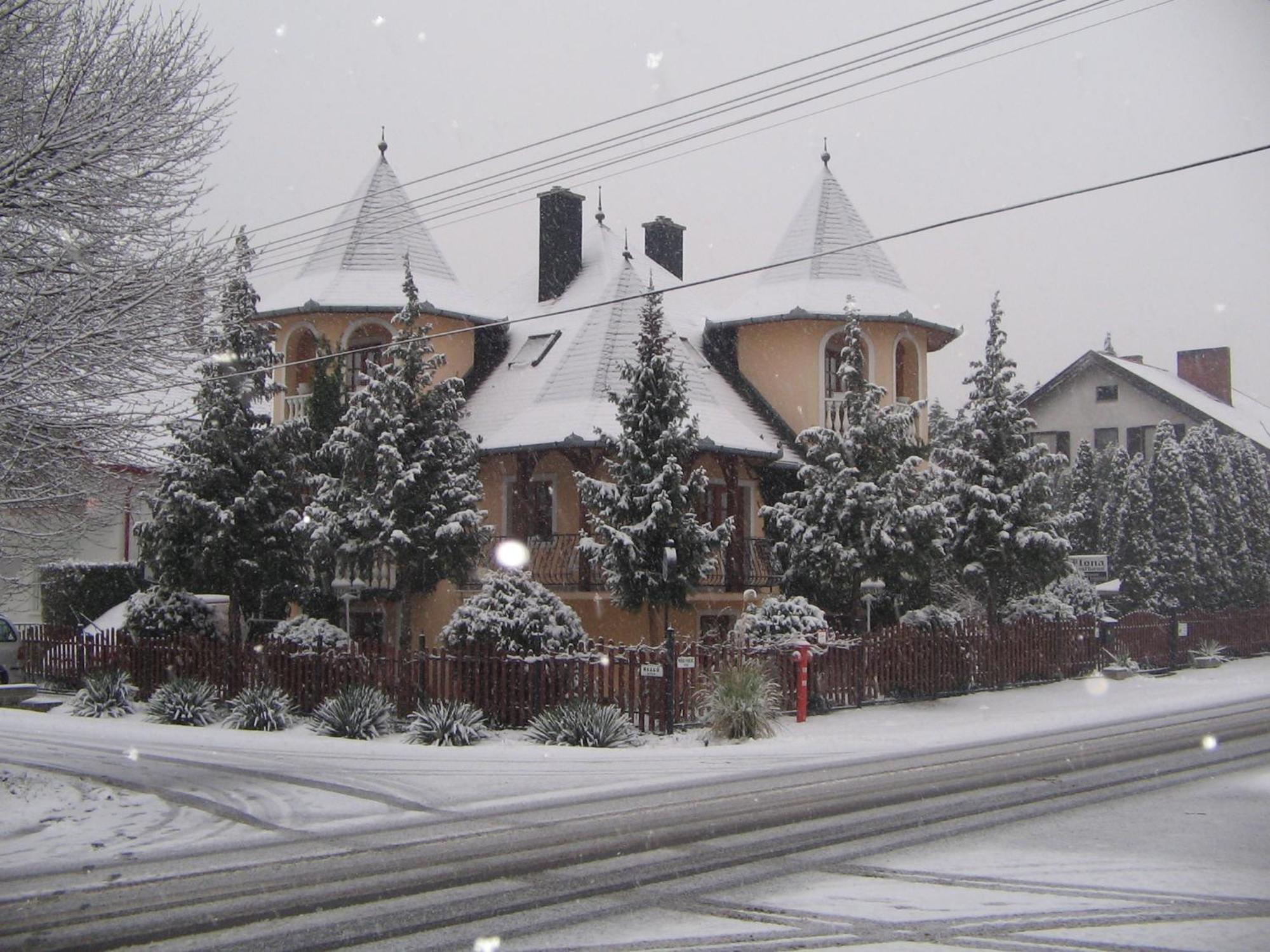 Hotel Ilona Kis Kastély Panzió Keszthely Esterno foto