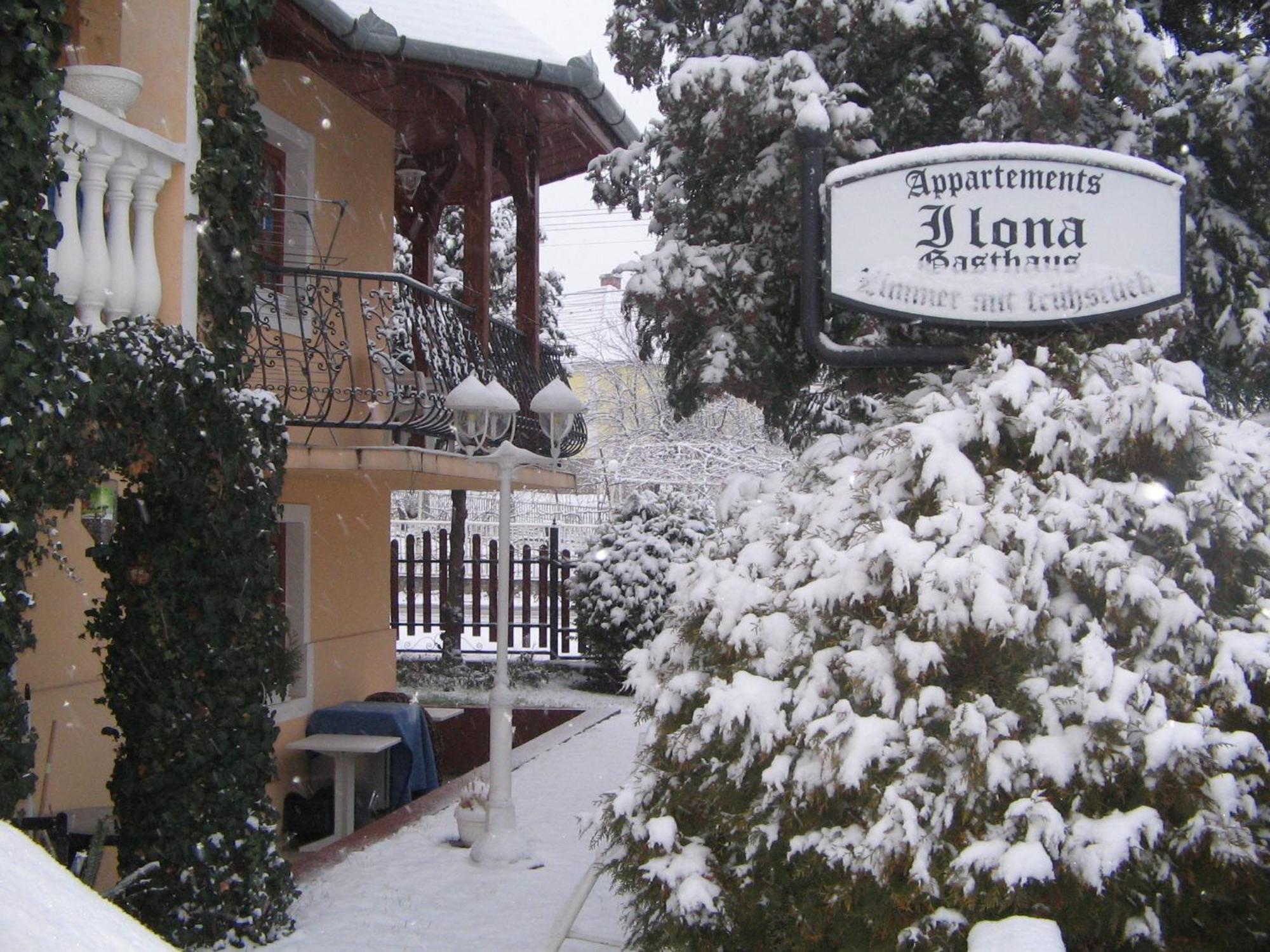 Hotel Ilona Kis Kastély Panzió Keszthely Esterno foto