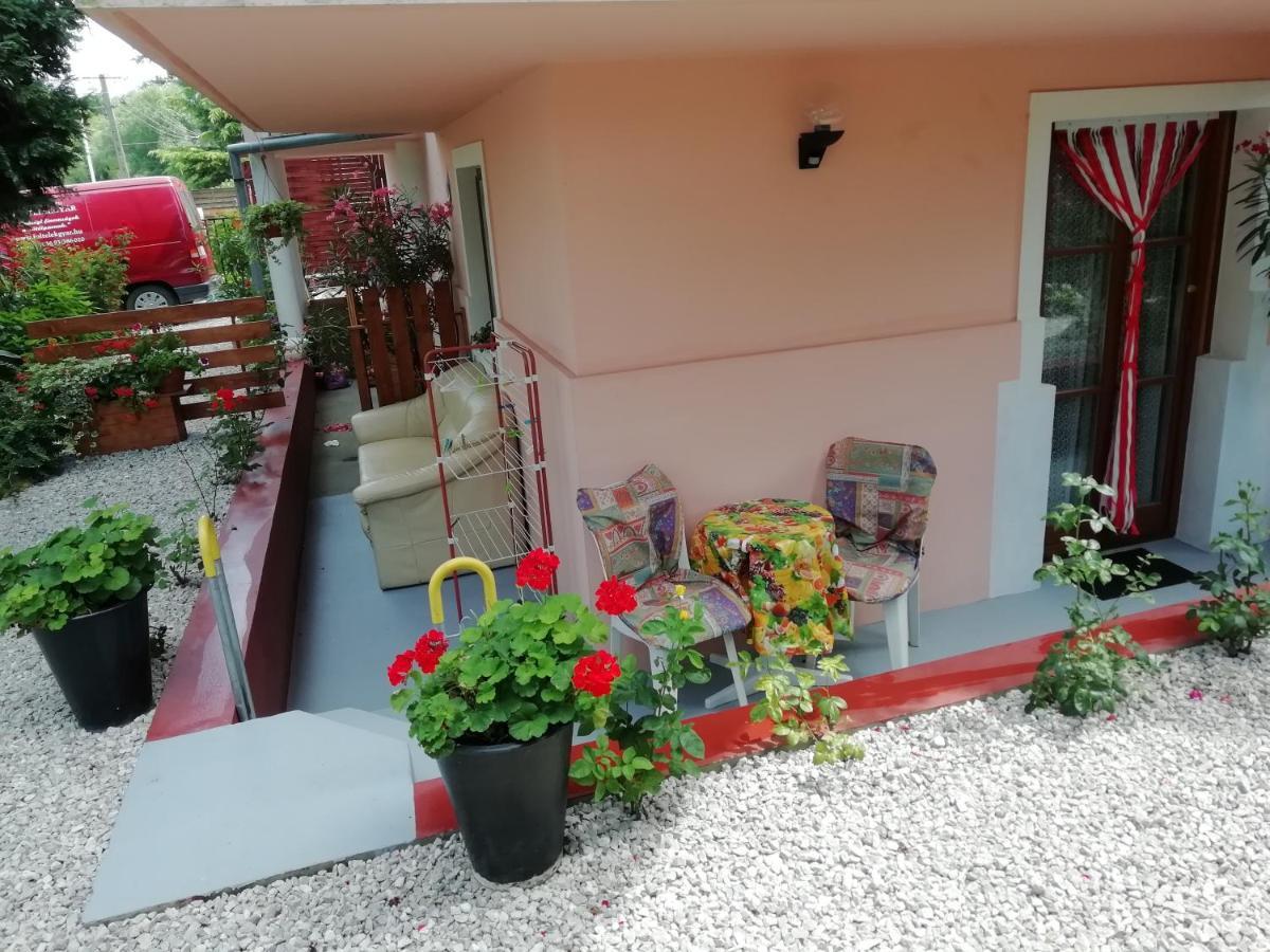 Hotel Ilona Kis Kastély Panzió Keszthely Esterno foto